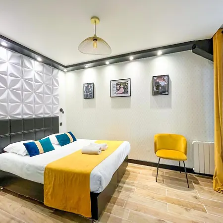 Apartment Urbanflat 160 - Secured Designer Triplex In