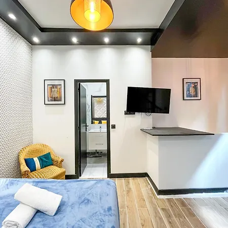 Urbanflat 160 - Secured Designer Triplex In *