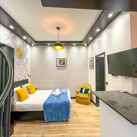 Apartment Urbanflat 160 - Secured Designer Triplex In