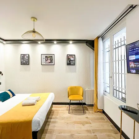 Urbanflat 160 - Secured Designer Triplex In Apartment