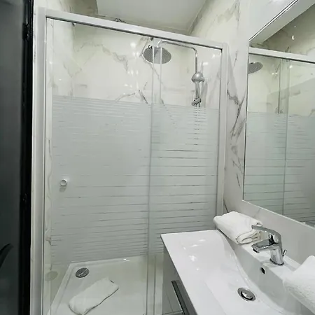 Apartment Urbanflat 160 - Secured Designer Triplex In