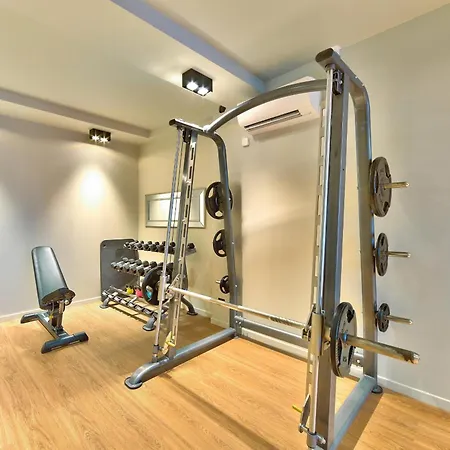 Urbanflat 160 - Secured Designer Triplex In