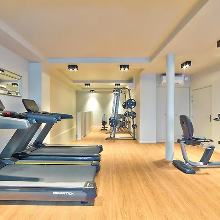 Urbanflat 160 - Secured Designer Triplex In Apartment